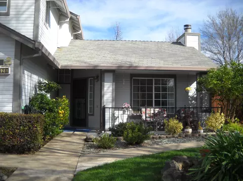 426 Alamine Dr, Redding, CA 96003 photo 6