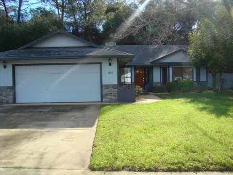 3825 Canterbury, Redding, CA 96002 photo 1
