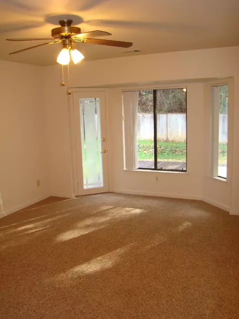 3825 Canterbury, Redding, CA 96002 photo 11