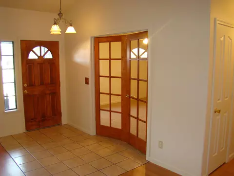 3825 Canterbury, Redding, CA 96002 photo 2