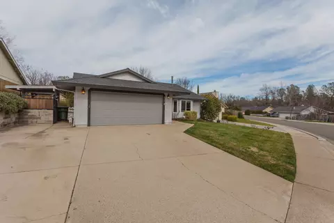 430 Springer Dr, Redding, CA 96003 photo 3