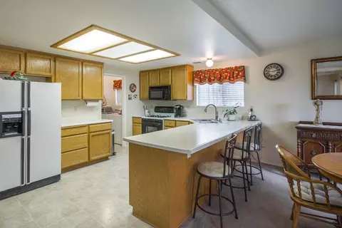 1976 Saltu Dr, Redding, CA 96002 photo 2