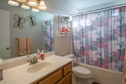 1976 Saltu Dr, Redding, CA 96002 photo 10
