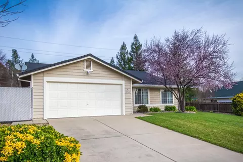 1976 Saltu Dr, Redding, CA 96002 photo 13