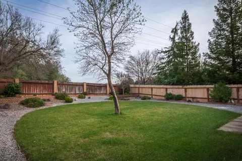 1976 Saltu Dr, Redding, CA 96002 photo 11