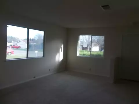 1208 Hawthorne Ave, Redding, CA 96002 photo 3