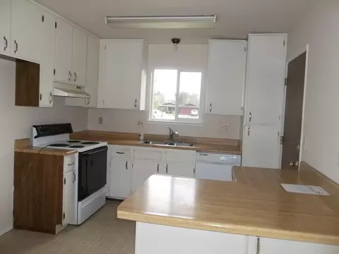 1208 Hawthorne Ave, Redding, CA 96002 photo 5