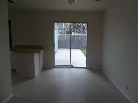 1208 Hawthorne Ave, Redding, CA 96002 photo 4