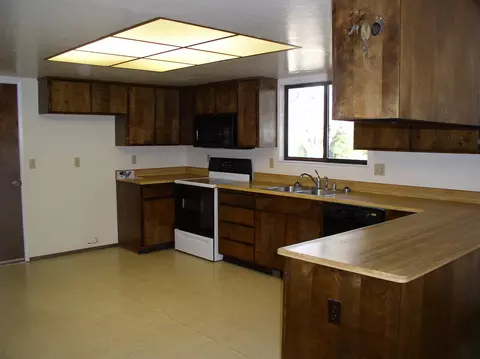 12490 Old Oregon Trl, Redding, CA 96003 photo 4