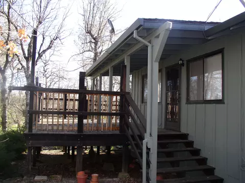 12490 Old Oregon Trl, Redding, CA 96003 photo 1