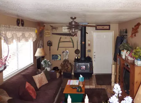 19563 Statton Rd, Lakehead, CA 96051 photo 4