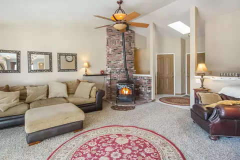 11613 Ridgewood Rd, Redding, CA 96003 photo 5
