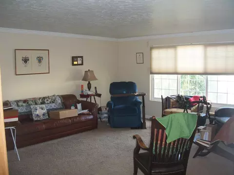 1299 Dominion Dr, Redding, CA 96002 photo 2