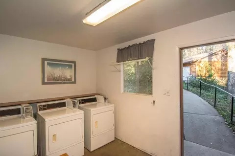 15215 Fawndale, Redding, CA 96003 photo 2