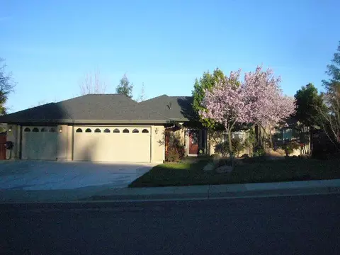 515 Fair Hill Dr, Redding, CA 96003 photo 1