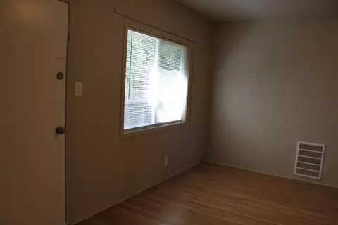 1930 10th St, Redding, CA 96001 photo 2