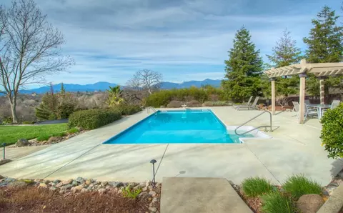 19224 Pinnacle Ct, Redding, CA 96003 photo 4