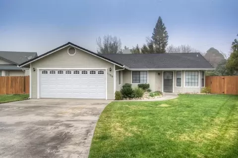 1130 Jonathan Ct, Red Bluff, CA 96080 photo 2