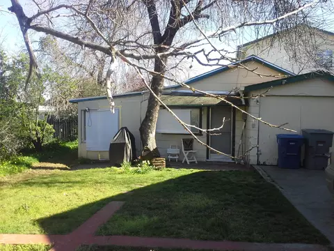 1651 Fig Ave, Redding, CA 96001 photo 3