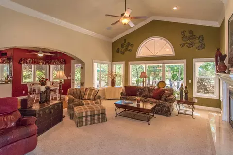 13248 Tierra Heights Rd, Redding, CA 96003 photo 4