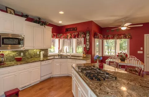 13248 Tierra Heights Rd, Redding, CA 96003 photo 9