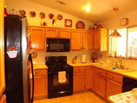 3430 Billings Dr, Redding, CA 96002 photo 4