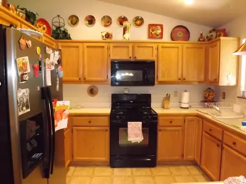 3430 Billings Dr, Redding, CA 96002 photo 3