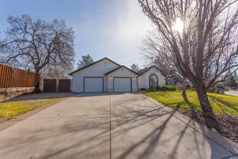 11555 Wales Ct, Redding, CA 96003 photo 2