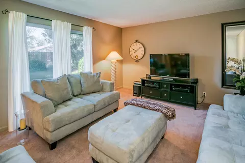 3430 Riverview Dr, Redding, CA 96001 photo 9