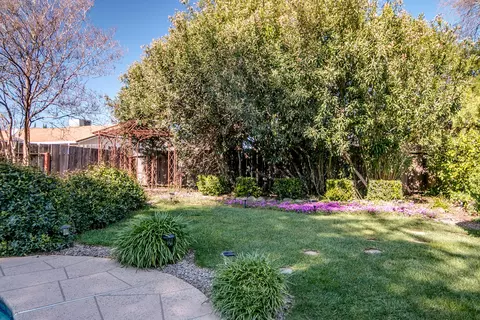 3430 Riverview Dr, Redding, CA 96001 photo 32