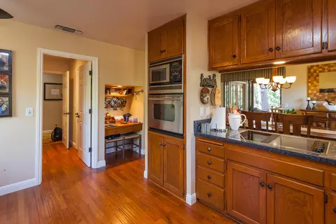 3280 Forest Hills Dr, Redding, CA 96002 photo 15