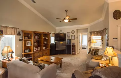 1236 Bonhurst Dr, Redding, CA 96003 photo 5