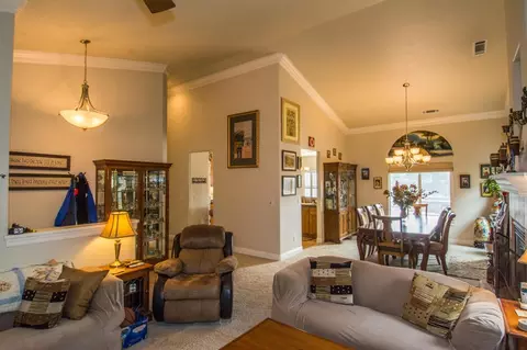 1236 Bonhurst Dr, Redding, CA 96003 photo 8