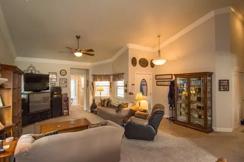 1236 Bonhurst Dr, Redding, CA 96003 photo 9