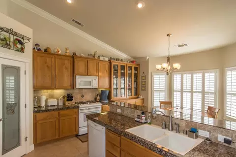 1236 Bonhurst Dr, Redding, CA 96003 photo 18