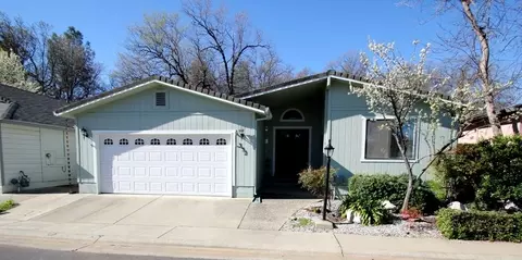 332 Mammoth Path, Redding, CA 96003 photo 2