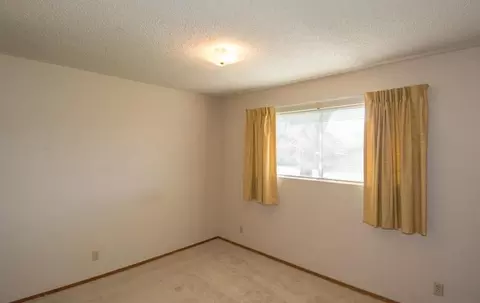 1722 Burksgarden St, Redding, CA 96002 photo 12