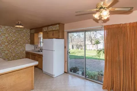 1722 Burksgarden St, Redding, CA 96002 photo 8