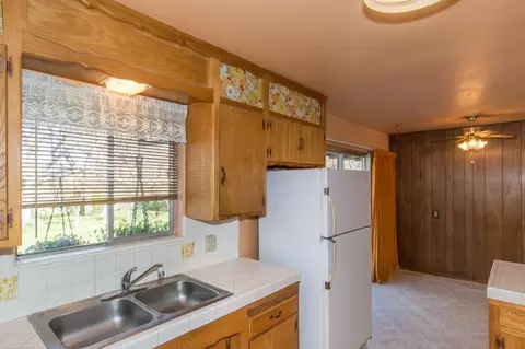 1722 Burksgarden St, Redding, CA 96002 photo 9