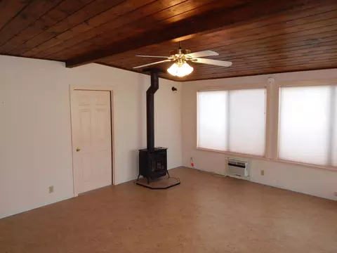 2231 Canal Dr, Redding, CA 96001 photo 12