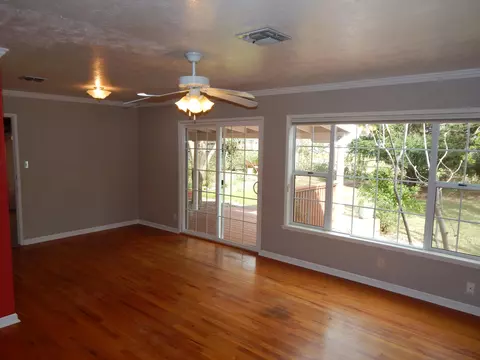 2231 Canal Dr, Redding, CA 96001 photo 3