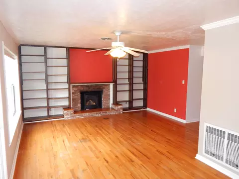 2231 Canal Dr, Redding, CA 96001 photo 2