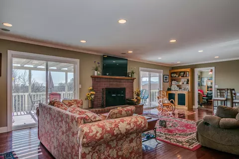 2833 Panorama Dr, Redding, CA 96003 photo 4