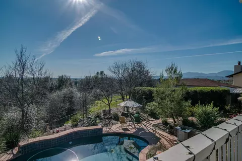 2833 Panorama Dr, Redding, CA 96003 photo 9