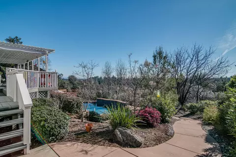 2833 Panorama Dr, Redding, CA 96003 photo 25