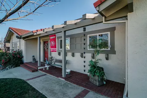 2833 Panorama Dr, Redding, CA 96003 photo 2
