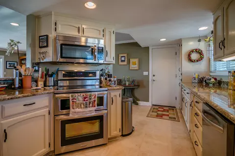 2833 Panorama Dr, Redding, CA 96003 photo 11