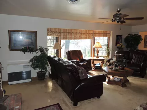 15910 Ganim Ln, Redding, CA 96001 photo 7