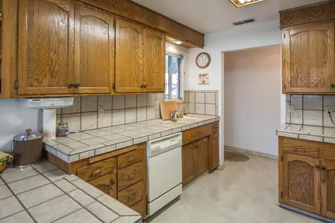 275 Woodhill Dr, Redding, CA 96003 photo 3