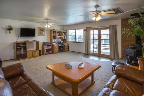 275 Woodhill Dr, Redding, CA 96003 photo 4